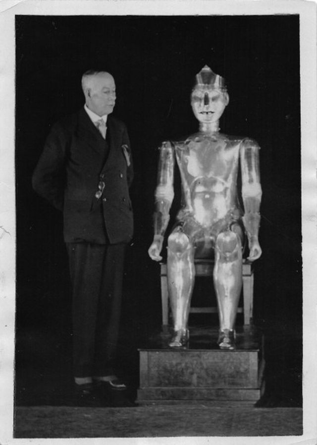 Robert Robot, Created By William Richards