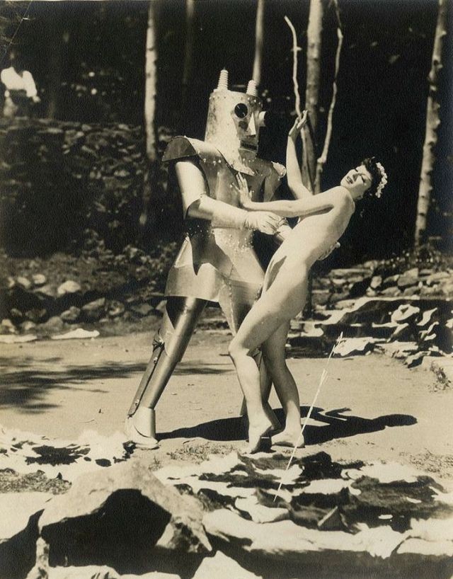 1935-San-Diego-Expo-Alpha-The-Robot-Zorine-Queen-of-Nudists-x640