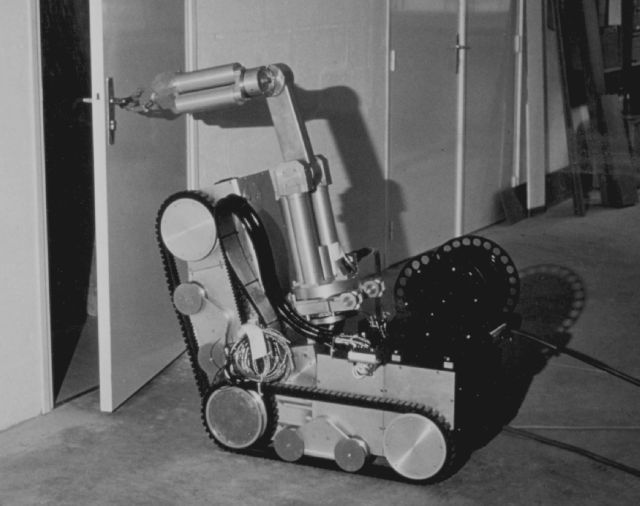 centaure-robot-1974c-x640