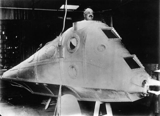 Submarine for ship recovery, America, Photograph, August 29th 1931