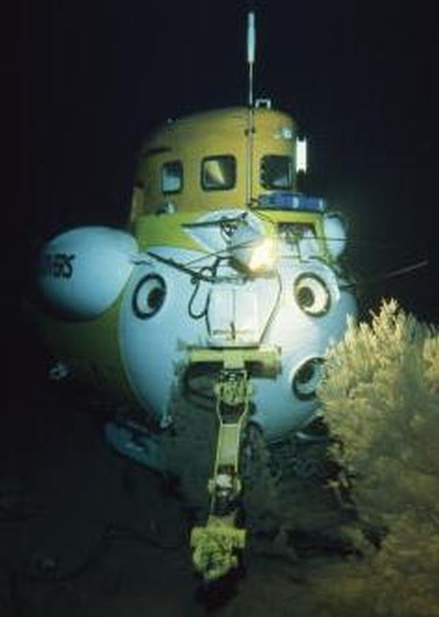 the-submersible-star-ii-x640