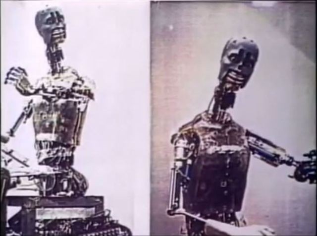 warhol-docu-robot-3-x640