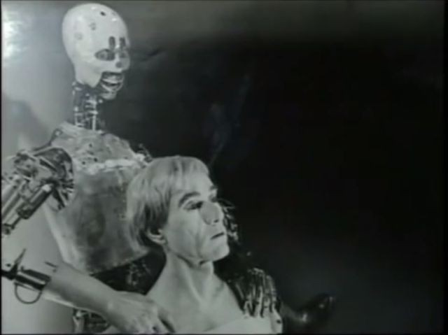 warhol-docu-robot-5-x640