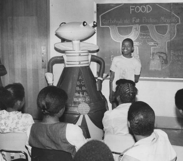 nutro-robot-79-Lydia Darrah School-Philadelphia-Pa-x640