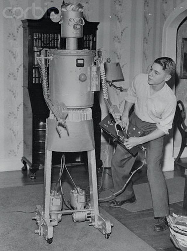 Sherwood Fuehrer Testing His Robot - cyberneticzoo.com
