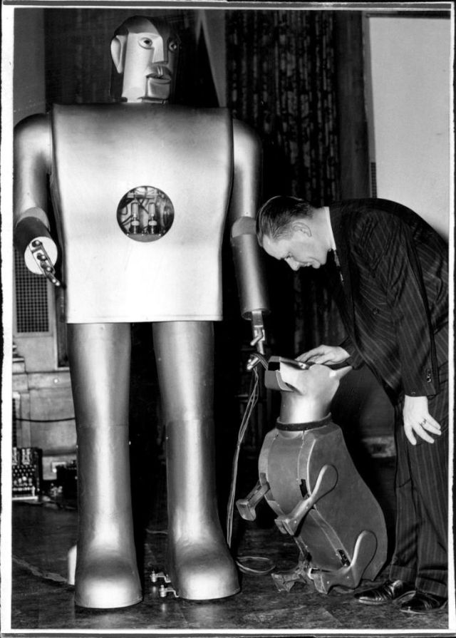 1940 - Sparko the Robot Dog - (American) - cyberneticzoo.com
