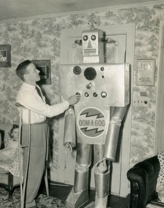 1956 - OOM-A-GOG the Robot - Jerry Berry (American) - cyberneticzoo.com